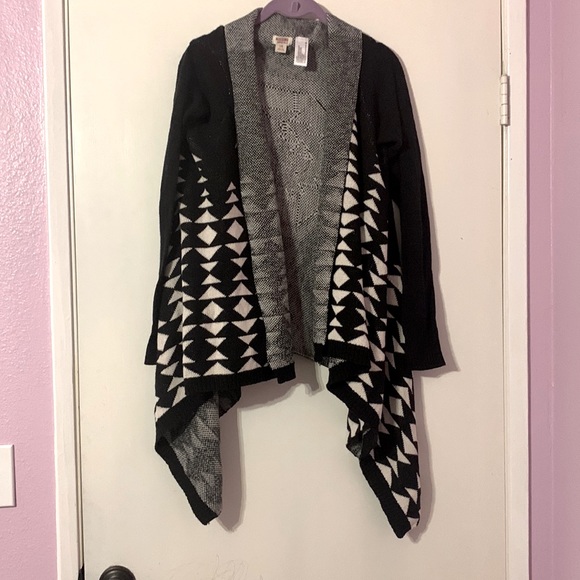 Sweater - Picture 1 of 2